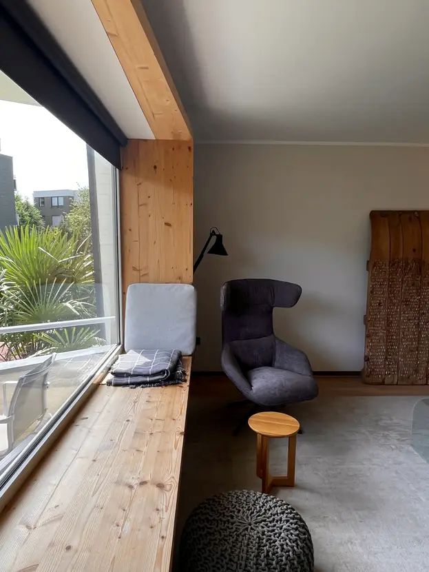 Gut geschnittene, möblierte 2,5-Zimmer-Wohnung für Designfans